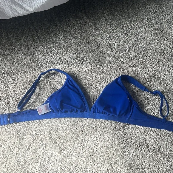 Electric sparkly blue bathing suit top 💙💙 - Picture 2 of 2